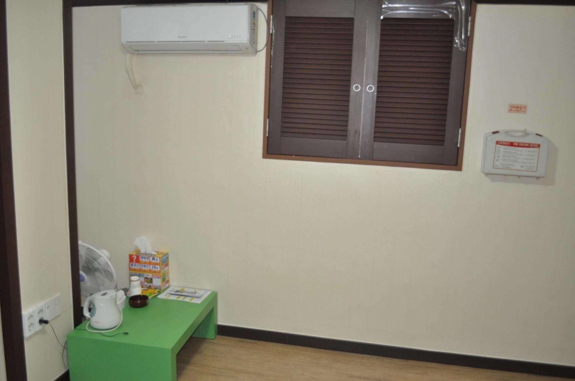Goodstay Woosin Hotel Jeonju Exterior foto