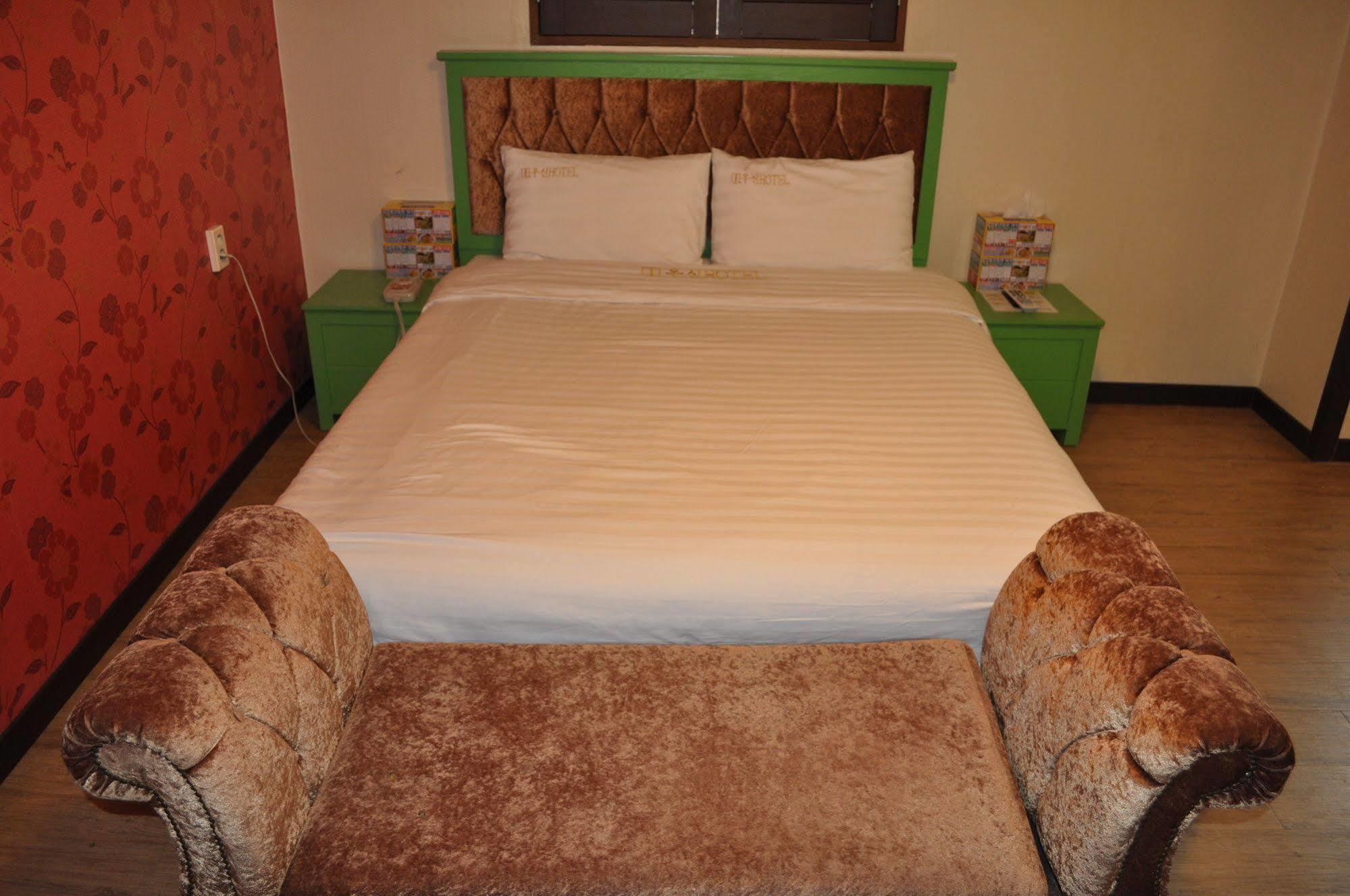 Goodstay Woosin Hotel Jeonju Exterior foto